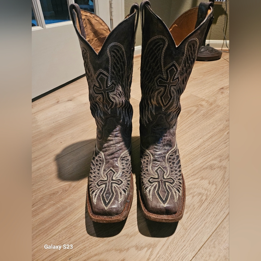 Mens Size 10D Corral cross square toe boots